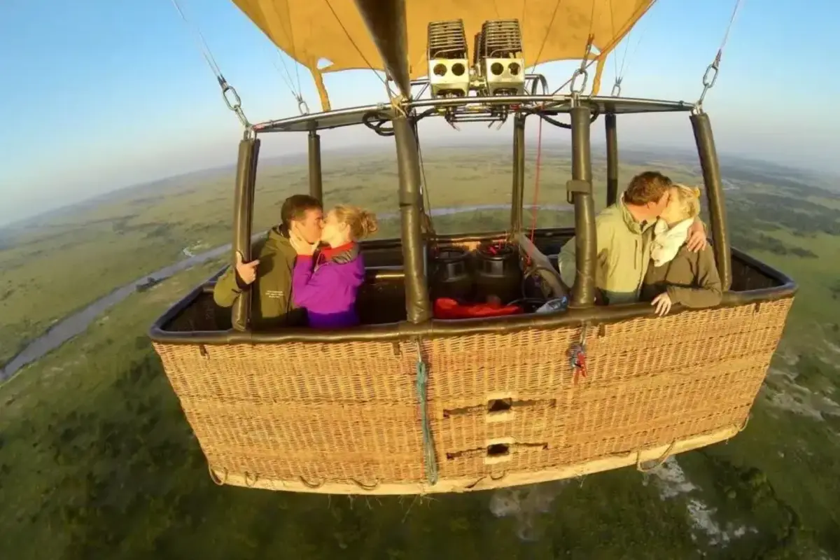 Honeymoon Safari, Hot Air Ballon